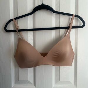 Skims - WIRELESS FORM T-SHIRT DEMI BRA